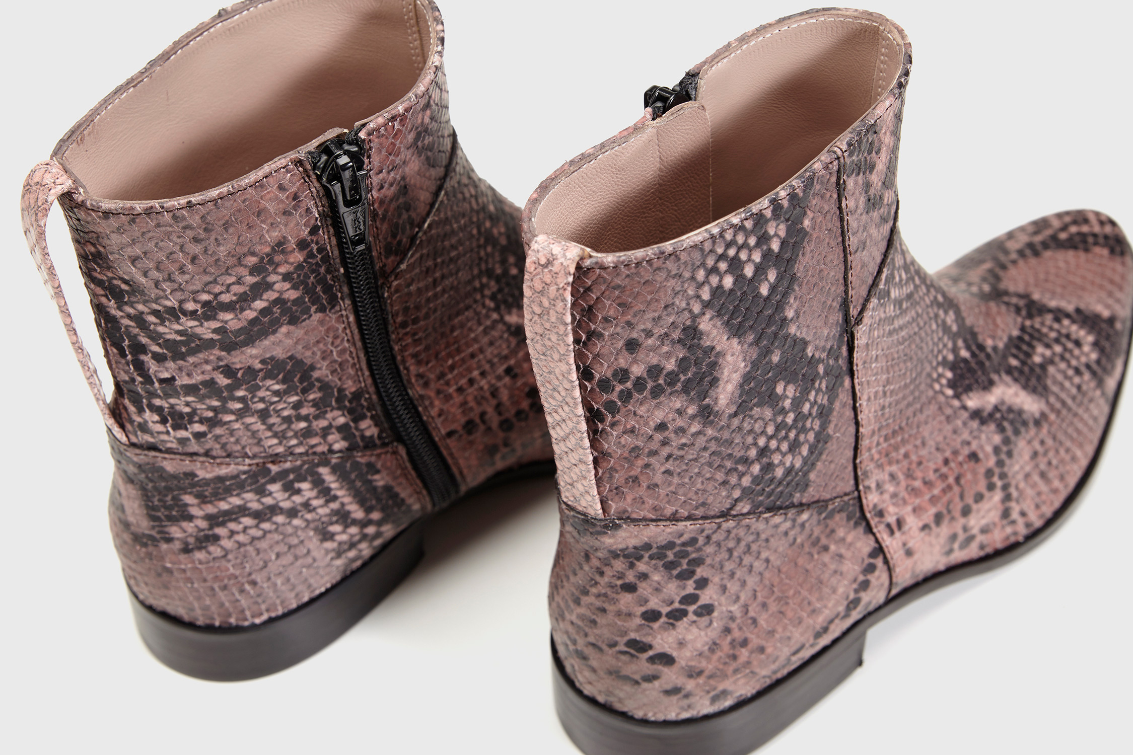 Dorotea botín plano Emily rosa fw17 detalle