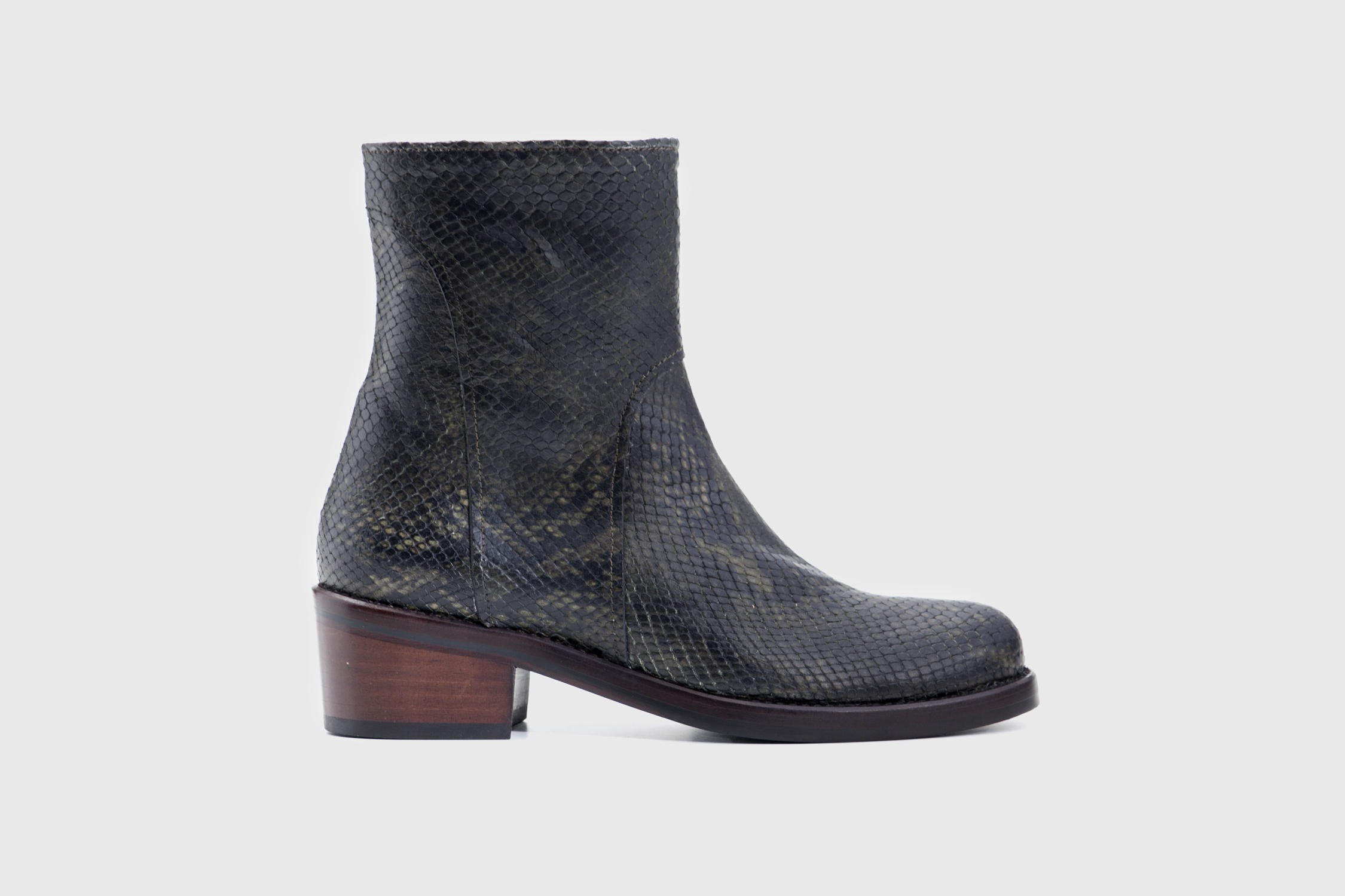 Dorotea botín Elena pitone kaki fw18 perfil