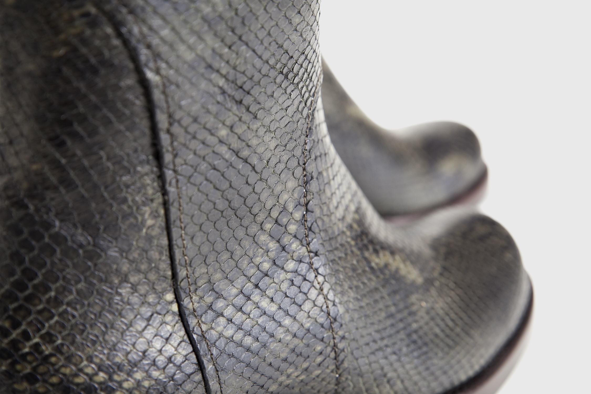 Dorotea botín Elena pitone kaki fw18 detalle