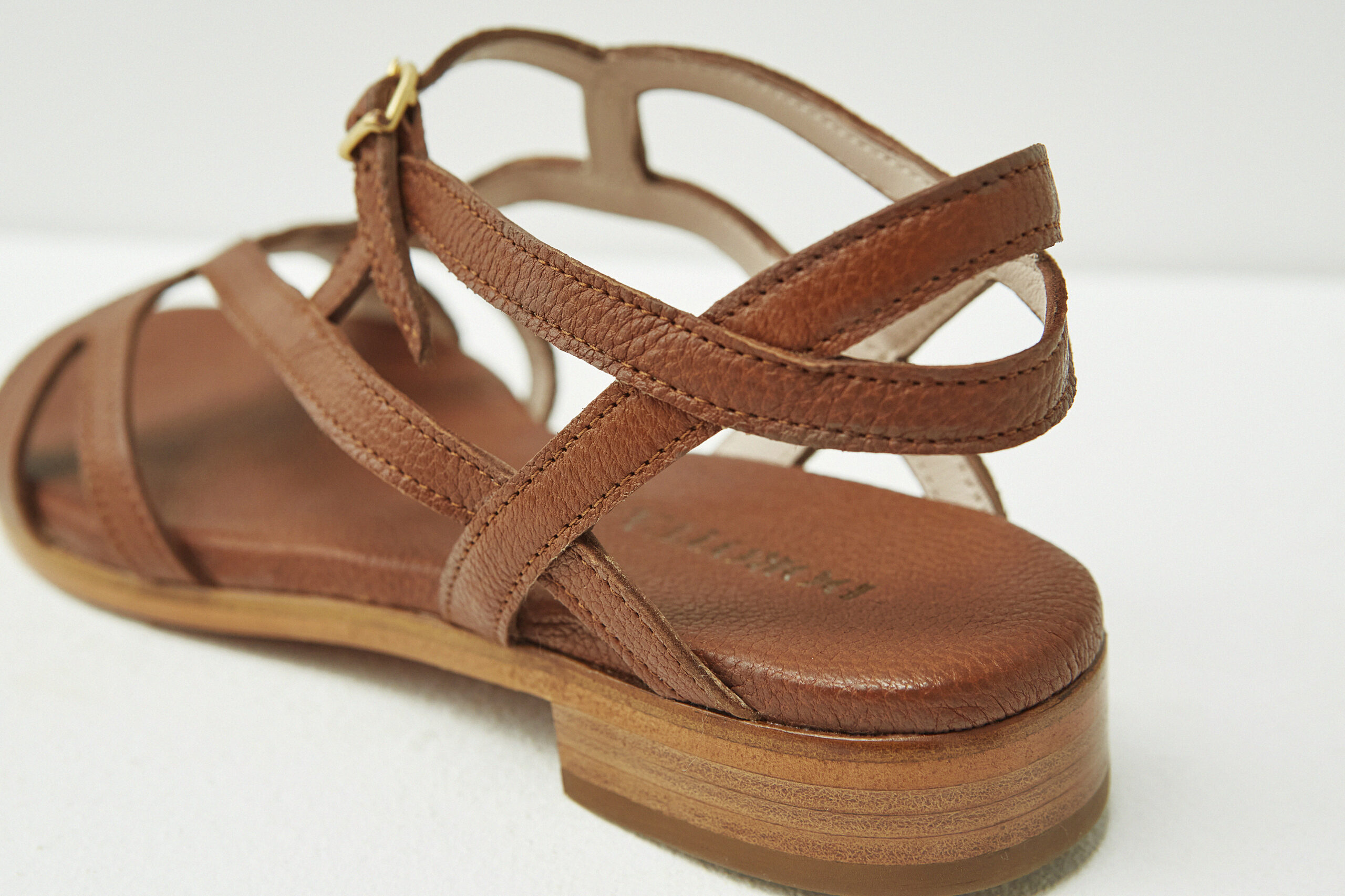 1902 BUF CUERO DET jpg